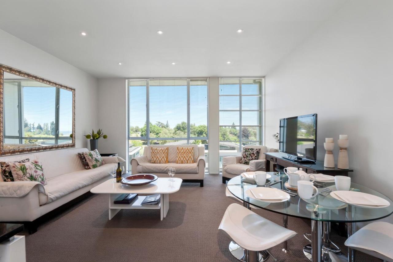 Marinaside Villa - Taupo Holiday Apartment Экстерьер фото