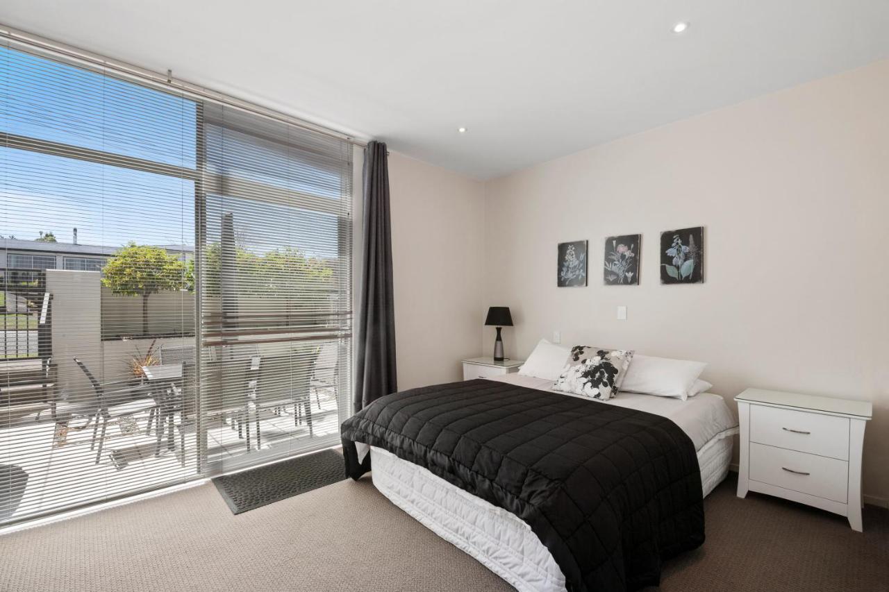 Marinaside Villa - Taupo Holiday Apartment Экстерьер фото