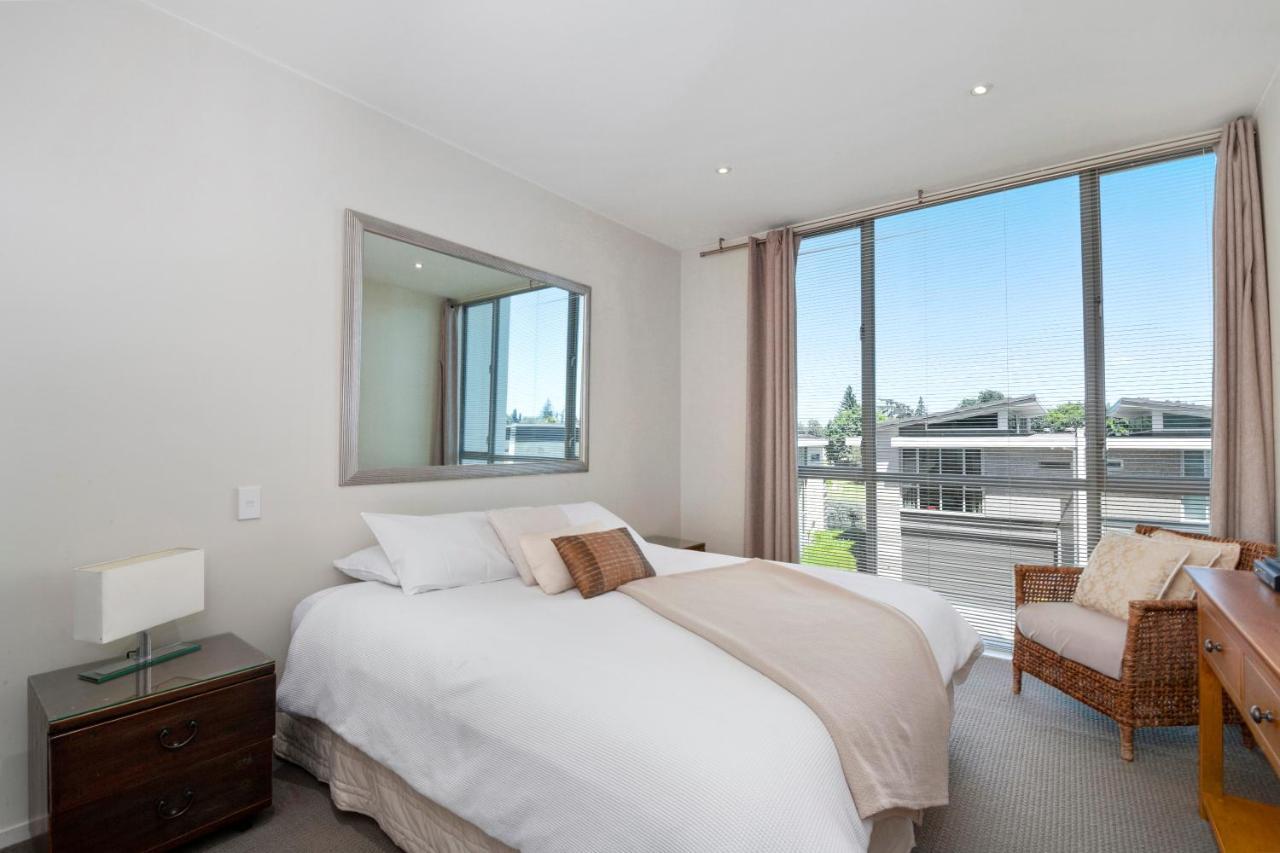 Marinaside Villa - Taupo Holiday Apartment Экстерьер фото